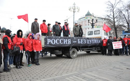 «День выборов 4 марта закрутил нашу страну в одну большую «карусель». В Москве, в Новопушкинском сквере прошел протестный митинг КПРФ по итогам выборов