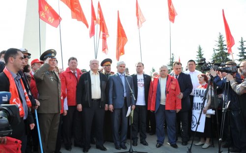 НАТО не пройдет! Репортаж о митинге КПРФ в городе Ульяновске