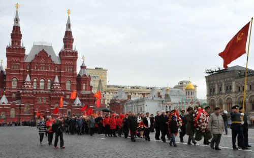 Г.А. Зюганов: «Ленинский НЭП и план ГОЭЛРО и сегодня являются самыми выдающимися примерами модернизации». Коммунисты возложили цветы к Мавзолею В.И. Ленина