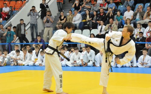 Ударим вместе! В Москве открылся Чемпионат России по тэквон-до, организованный при поддержке КПРФ