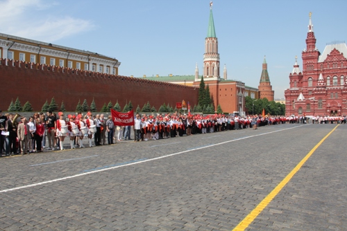 Свыше 4000 пионеров из Подмосковья приняли присягу на Красной площади 