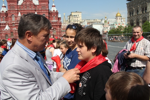 Свыше 4000 пионеров из Подмосковья приняли присягу на Красной площади 