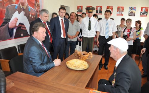 Пушкинские дни под красными знаменами. Коммунисты юга России провели смотр сил на осетинской земле
