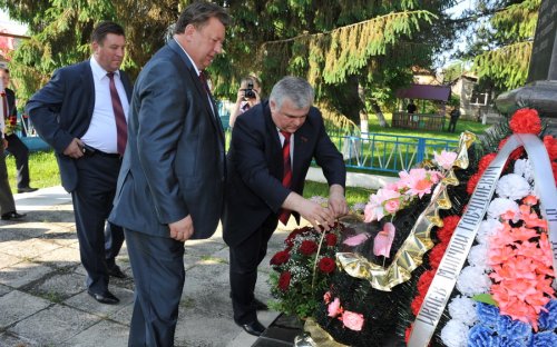 Пушкинские дни под красными знаменами. Коммунисты юга России провели смотр сил на осетинской земле