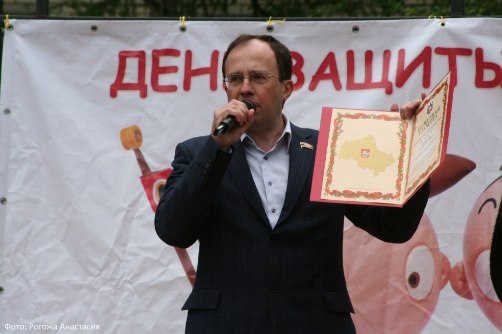 Что нам снег, что нам зной, что нам дождик проливной