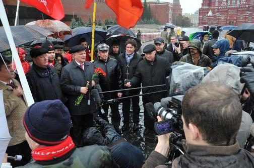 Возложение цветов к Мавзолею В.И. Ленина (Фоторепортаж)