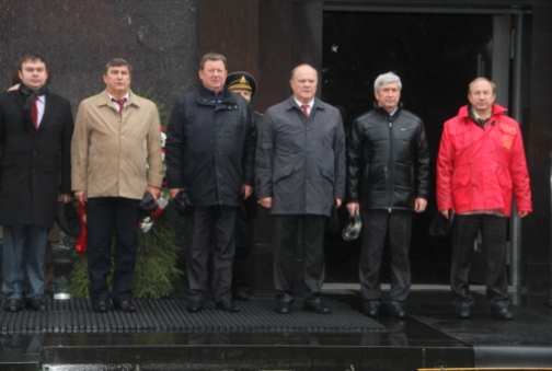 Возложение цветов к Мавзолею В.И. Ленина (Фоторепортаж)