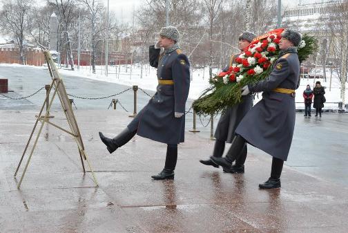 Г.А. Зюганов возложил цветы к Могиле Неизвестного солдата у Кремлевской стены в честь 70-летия Сталинградской победы и прорыва блокады Ленинграда