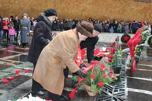 Коммунисты почтили память погибших в Сталинграде