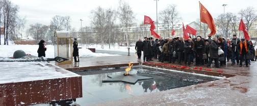 Г.А. Зюганов возложил цветы к Могиле Неизвестного солдата у Кремлевской стены в честь 70-летия Сталинградской победы и прорыва блокады Ленинграда