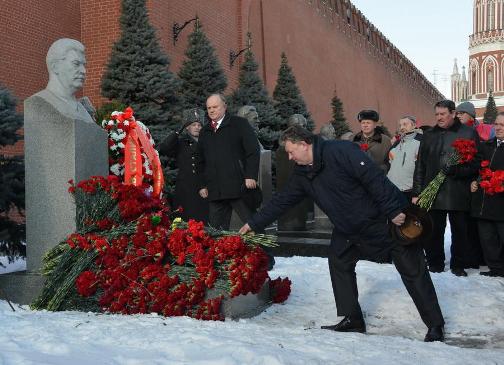 Учиться у Ленина и Сталина!