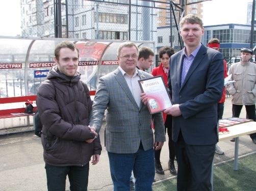 Поехали, все на футбол!