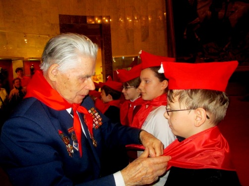 В День космонавтики с маршалом Г.К. Жуковым!