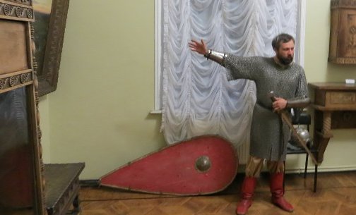 Купчиха и генералиссимус вновь встретились в ночь музеев…