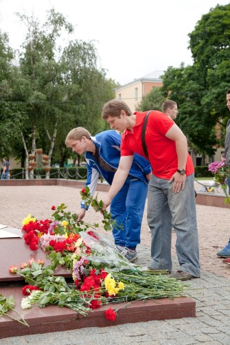 Возложение цветов в г. Подольске в честь погибших в годы Великой Отечественной Войны