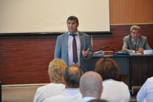 Здравоохранение должны возглавить профессионалы