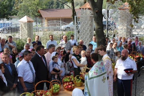 Яблочный Спас пришелся по вкусу коммунистам