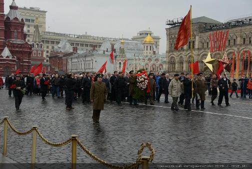 6 ноября 2013 года в честь 96-й годовщины Великой Октябрьской социалистической революции ЦК и МГК КПРФ возложили цветы к Мавзолею Владимира Ильича Ленина на Красной площади
