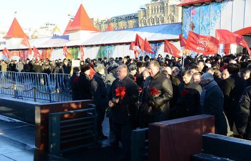 Возложение цветов к Мавзолею В.И. Ленина