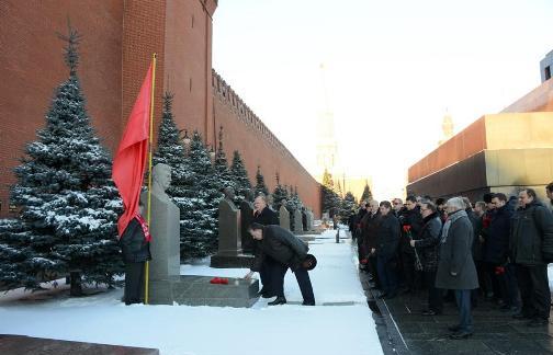 Возложение цветов к Мавзолею В.И. Ленина