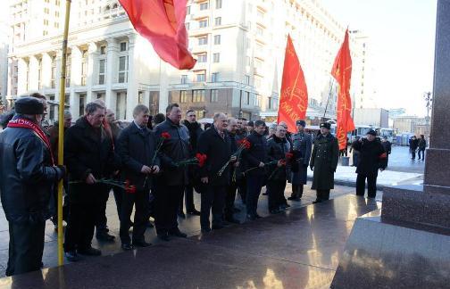 Возложение цветов к Мавзолею В.И. Ленина