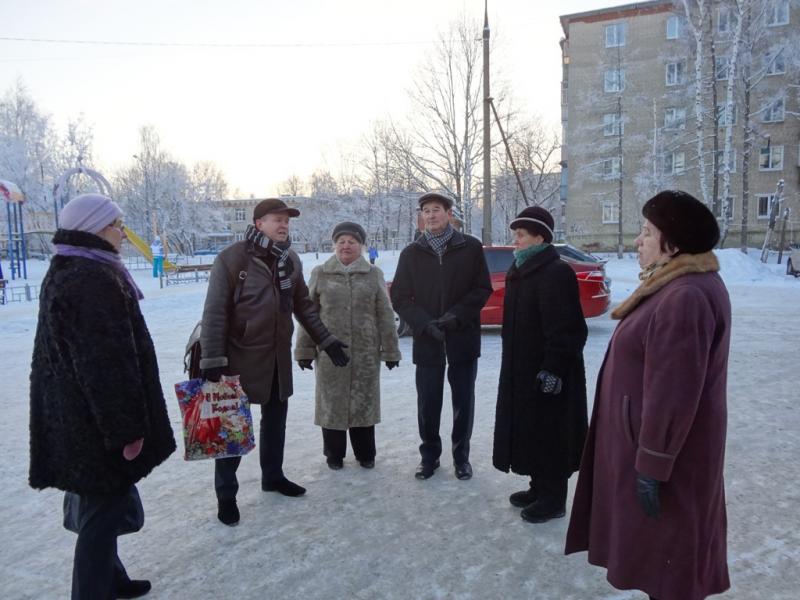 Александр Голуб берет на контроль жалобы сергивопосадцев