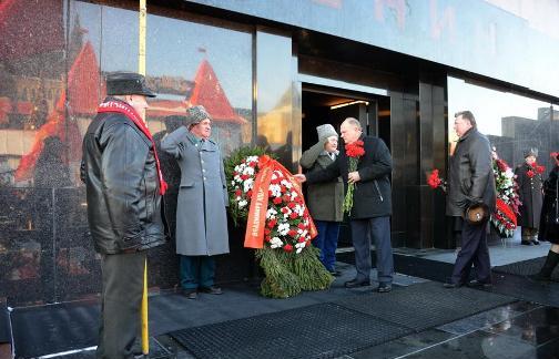 Возложение цветов к Мавзолею В.И. Ленина