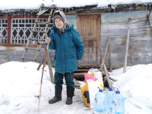 Коммунисты в гостях у лесной бабушки