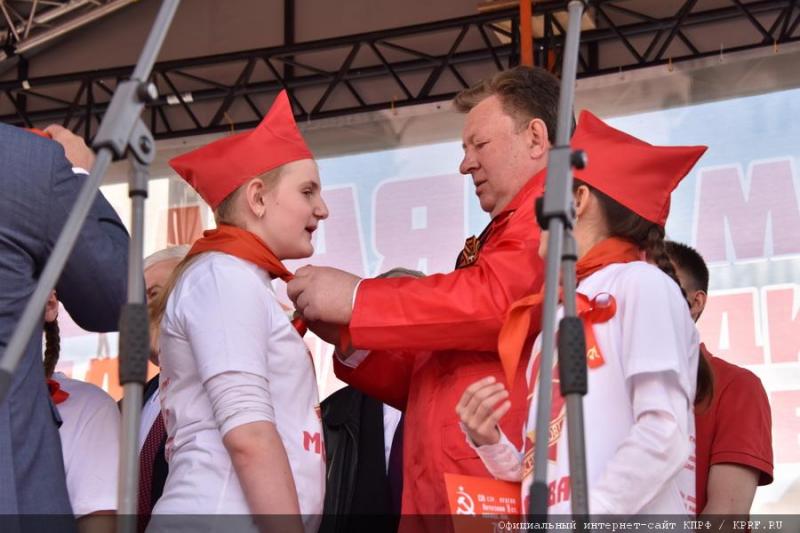 Слава Советскому народу – победителю! Вечная память павшим! Фашизм не пройдет!