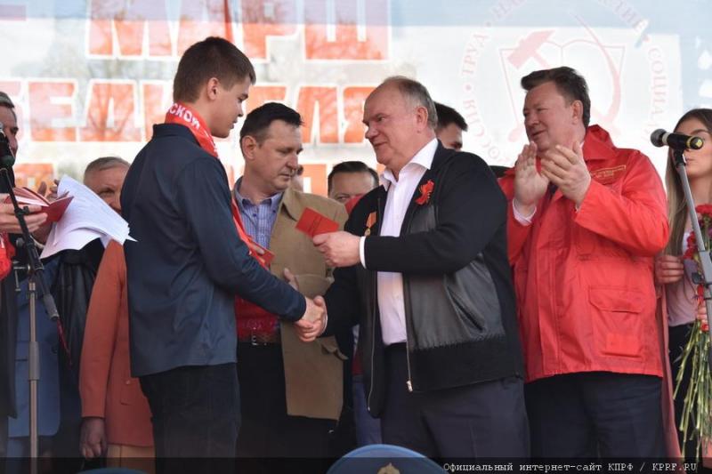 Слава Советскому народу – победителю! Вечная память павшим! Фашизм не пройдет!