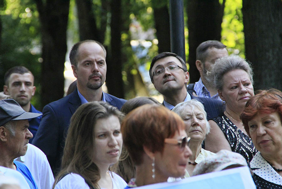 В Звенигороде сотни людей проголосовали против мэра