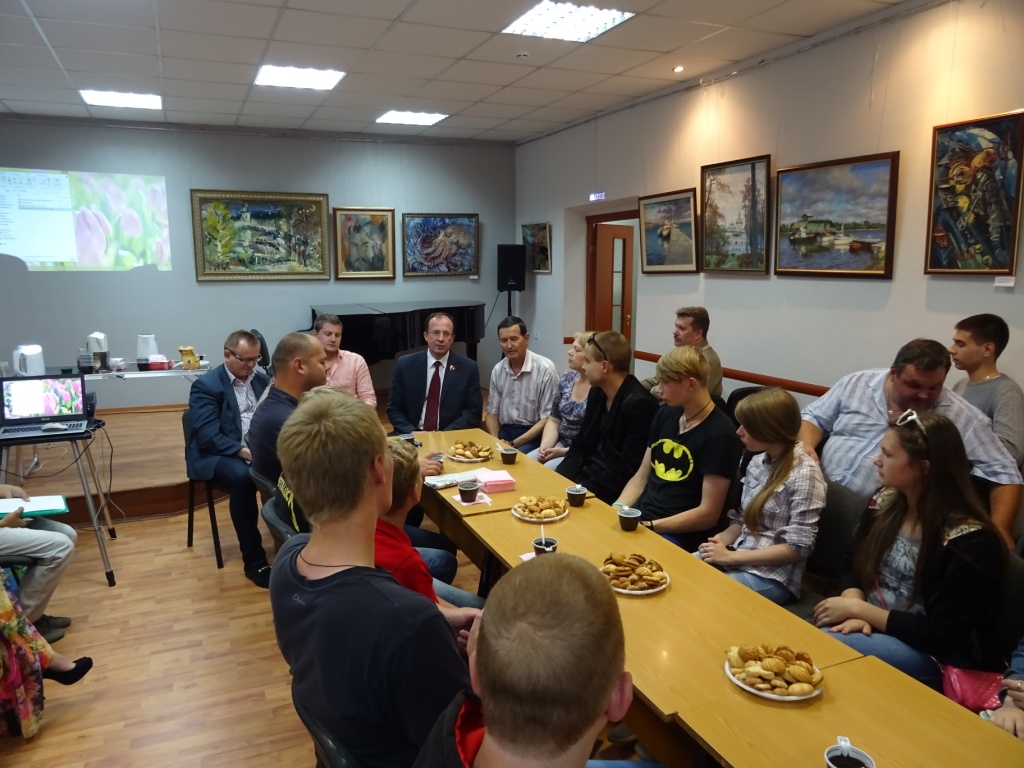 Сергиев Посад: «Красный десант» в библиотеке имени Горловского