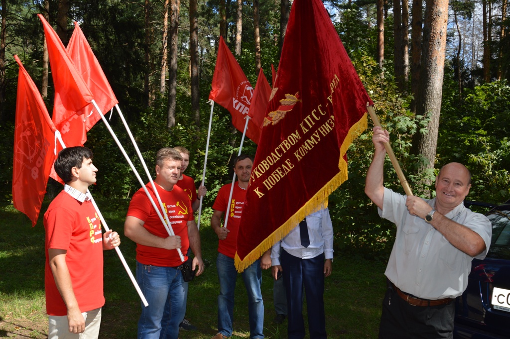 День Монино прошел под красными знаменами