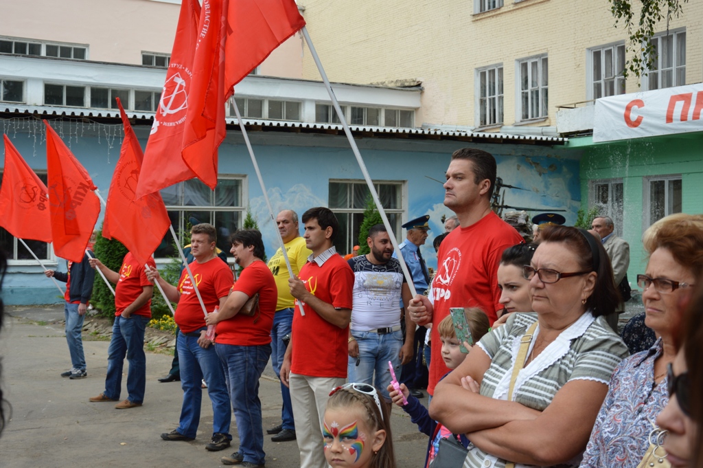 День Монино прошел под красными знаменами