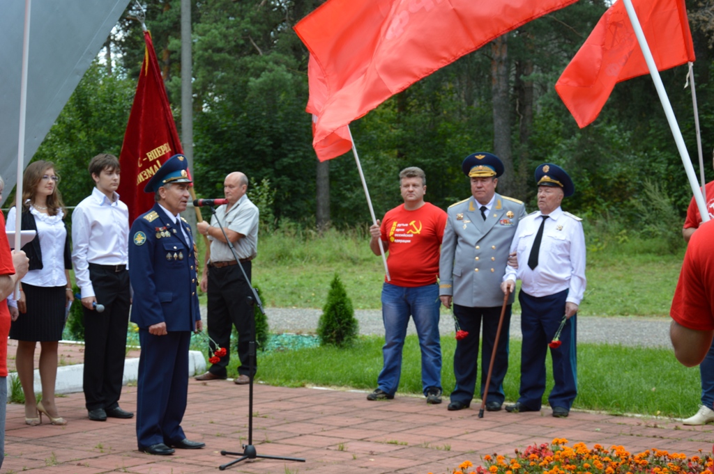День Монино прошел под красными знаменами
