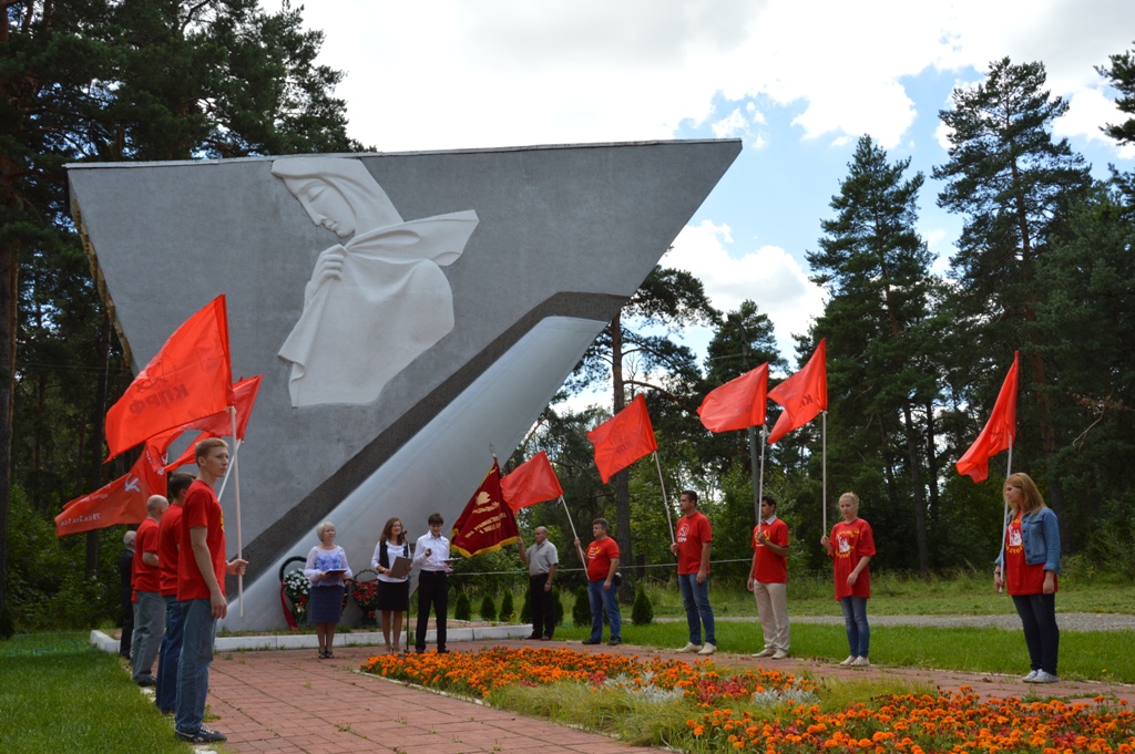 День Монино прошел под красными знаменами