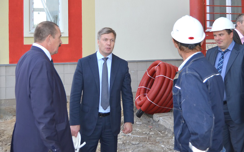 Алексей Русских проинспектировал строительство социальных объектов в Зарайском районе