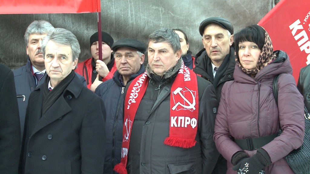 Коммунисты отправили 47-ой гуманитарный конвой жителям Донбасса