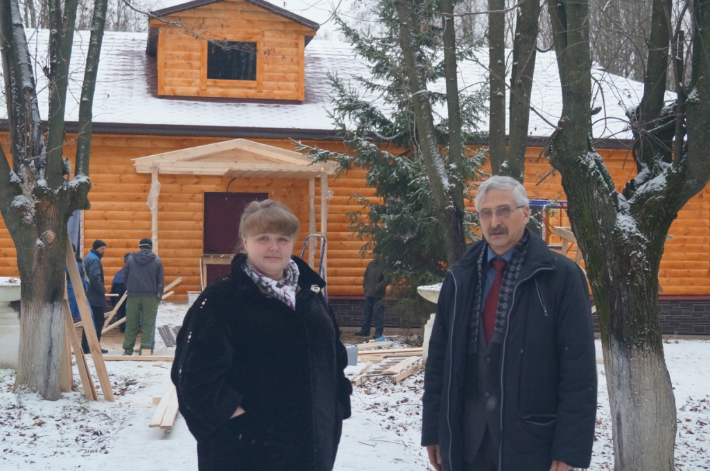 Александр Галдин проинспектировал ход ремонта лотошинского «Дома детского творчества»