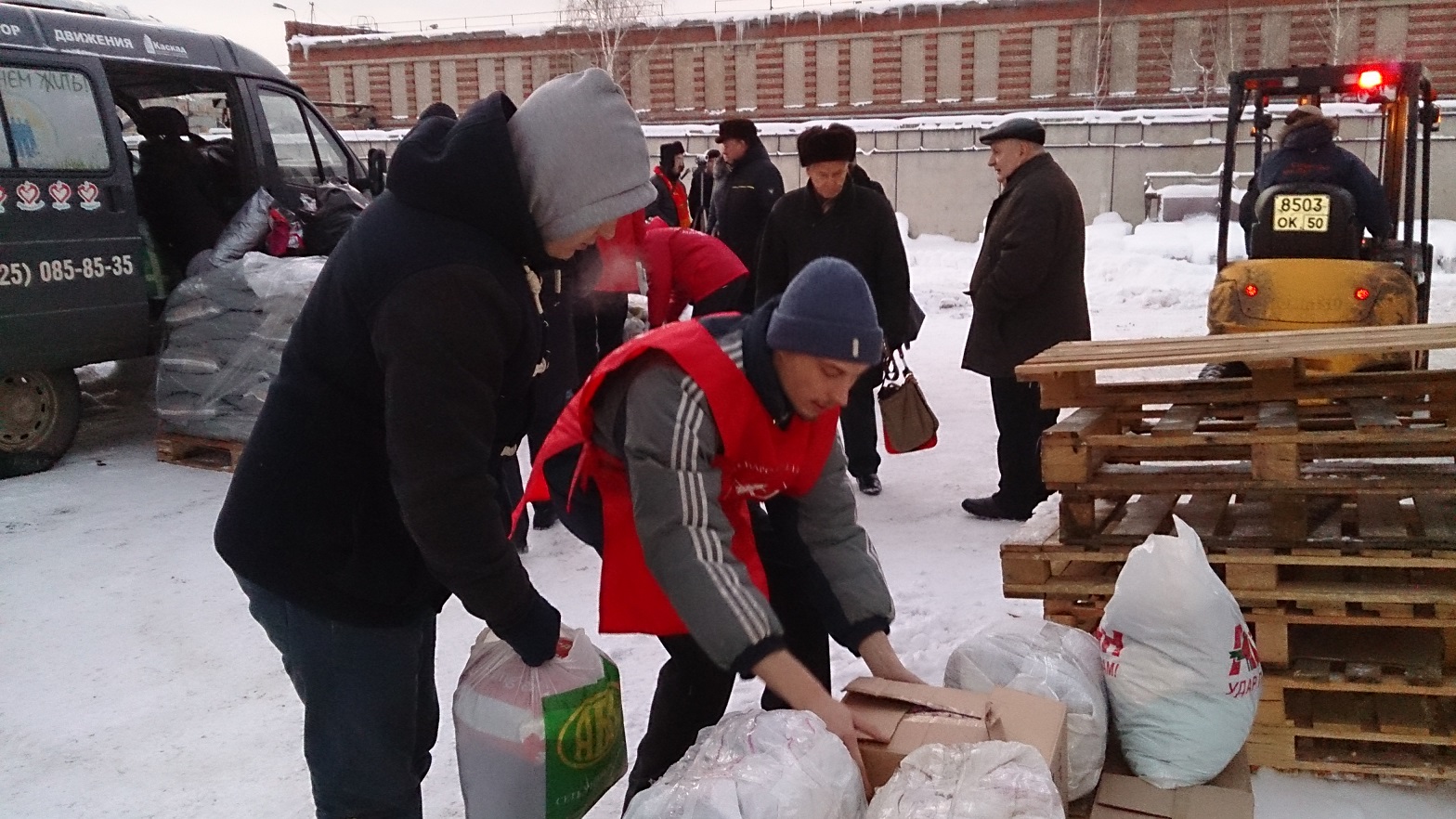 Коммунисты отправили сорок девятый гуманитарный груз в Новороссию