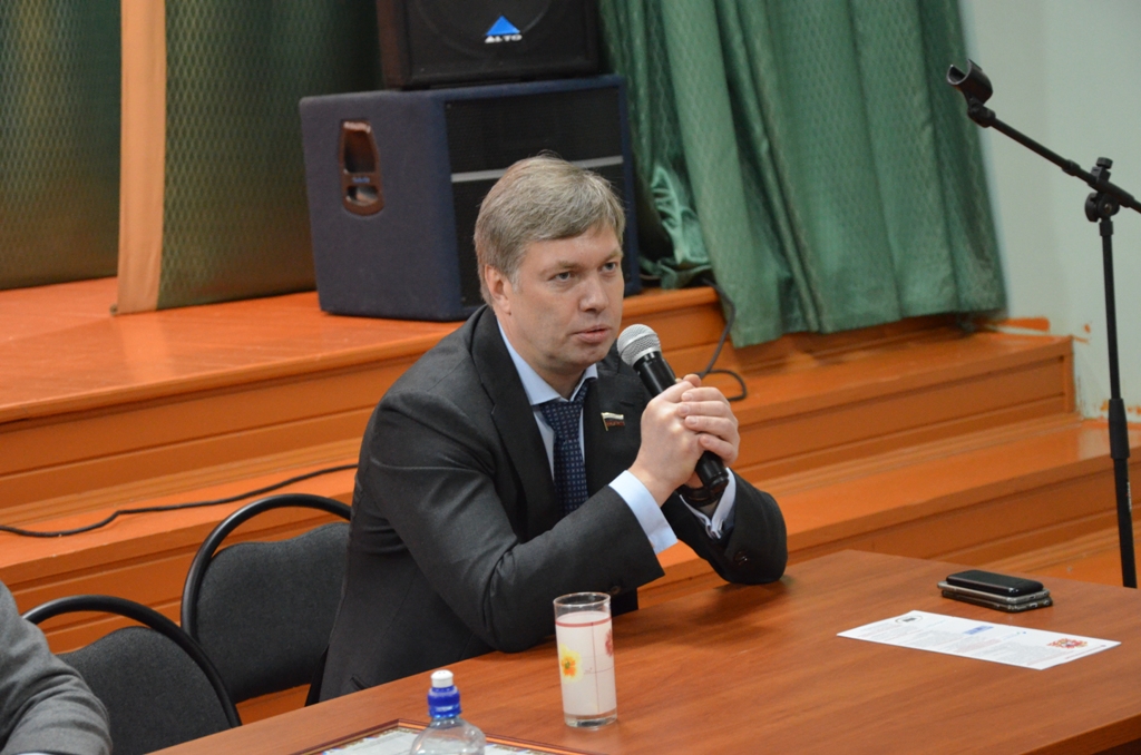 «Пути выхода из кризиса нужно искать в программе КПРФ»: Алексей Русских встретился с жителями Серебряных Прудов