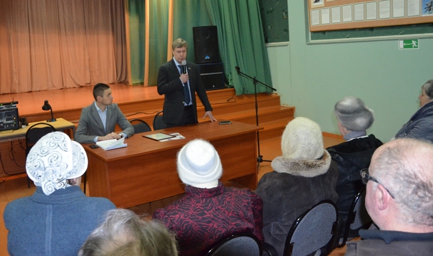 «Пути выхода из кризиса нужно искать в программе КПРФ»: Алексей Русских встретился с жителями Серебряных Прудов