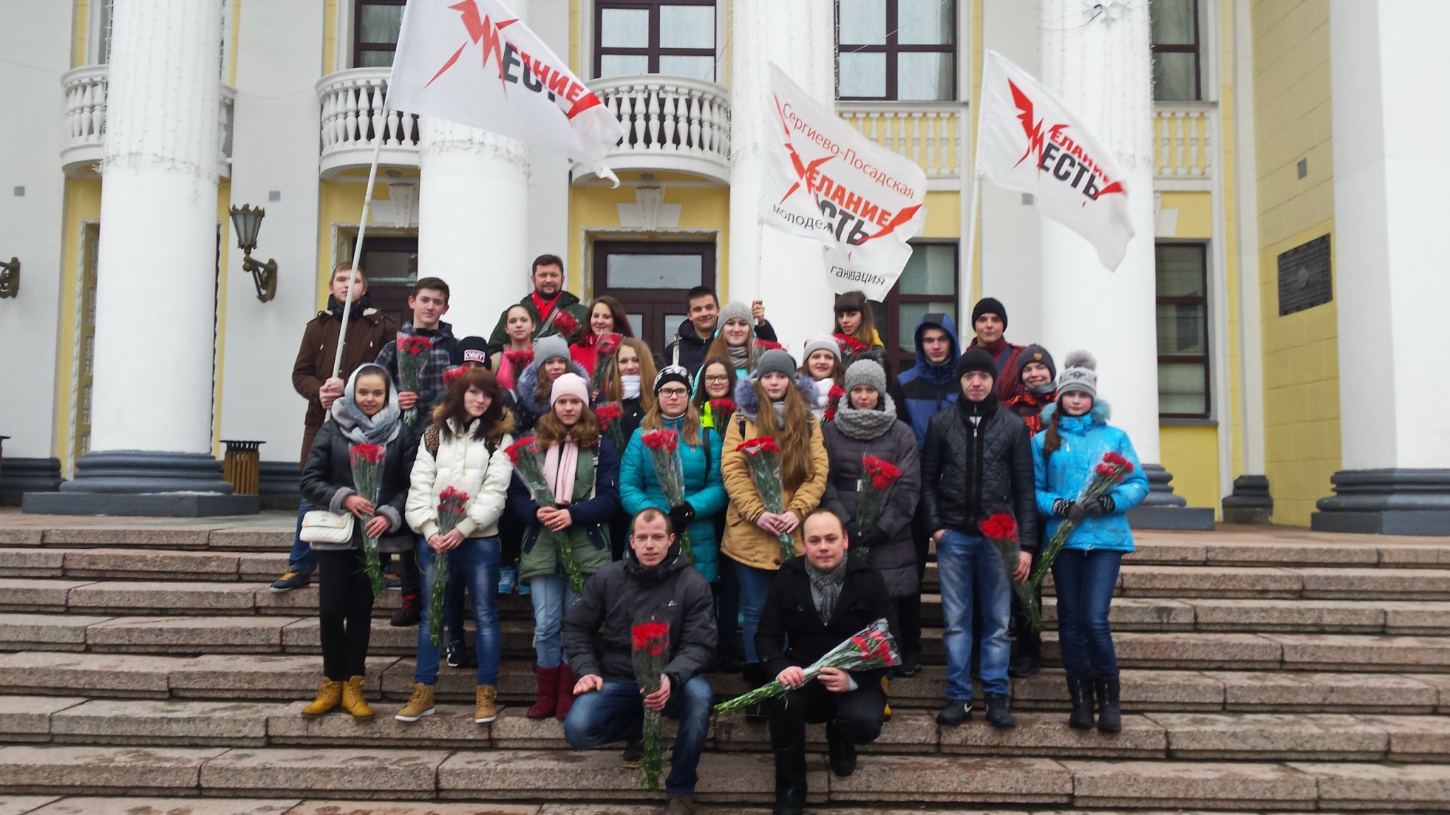 Сергиево-посадские коммунисты и комсомольцы 6 и 7 марта поздравили женщин
