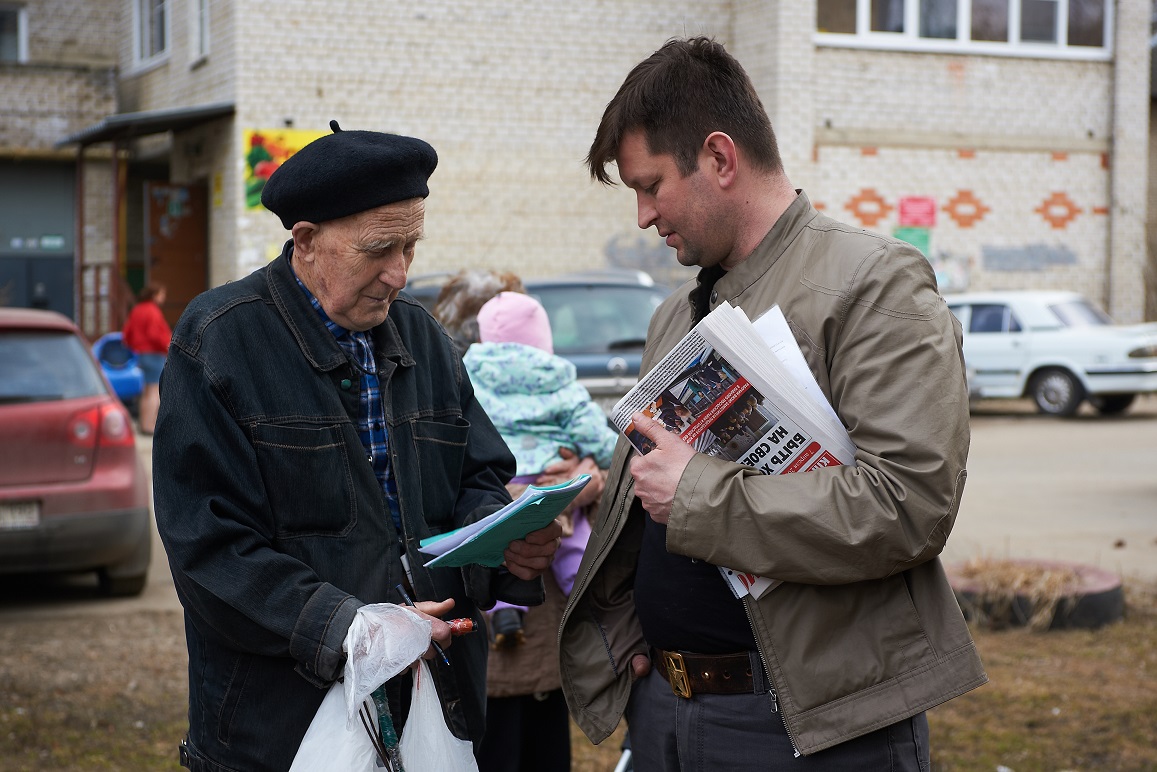 Прошли встречи коммунистов с жителями микрорайонов Ферма и Птицеград