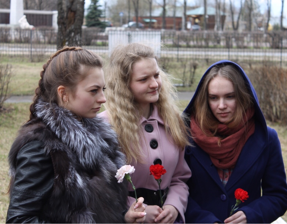 Красноармейские коммунисты возложили цветы к памятнику В.И. Ленина