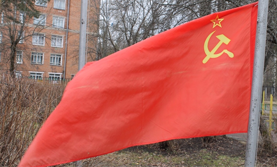 Красноармейские коммунисты возложили цветы к памятнику В.И. Ленина