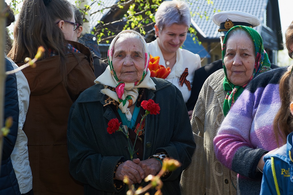 Памяти павших будем достойны