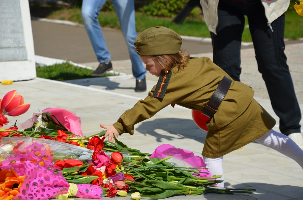 «Дорогами победителей»: в Зарайском районе коммунисты День победы встретили автопробегом