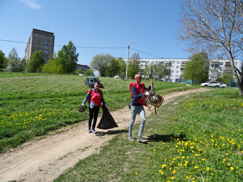 В Сергиевом Посаде на пляже озера Лесное прошёл большой субботник