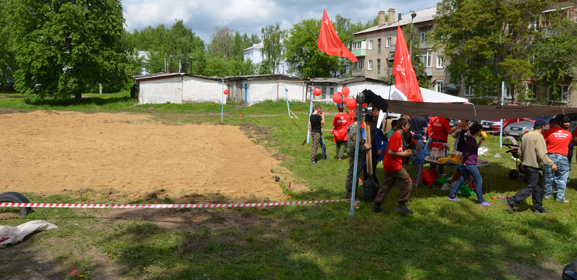 В Коломне «команда Русских» обустроила территорию под размещение детской площадки